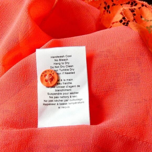 Aritzia Talula Short Sleeve Lace Top - Coral - Size Medium - Excellent Condition - Picture 16 of 16